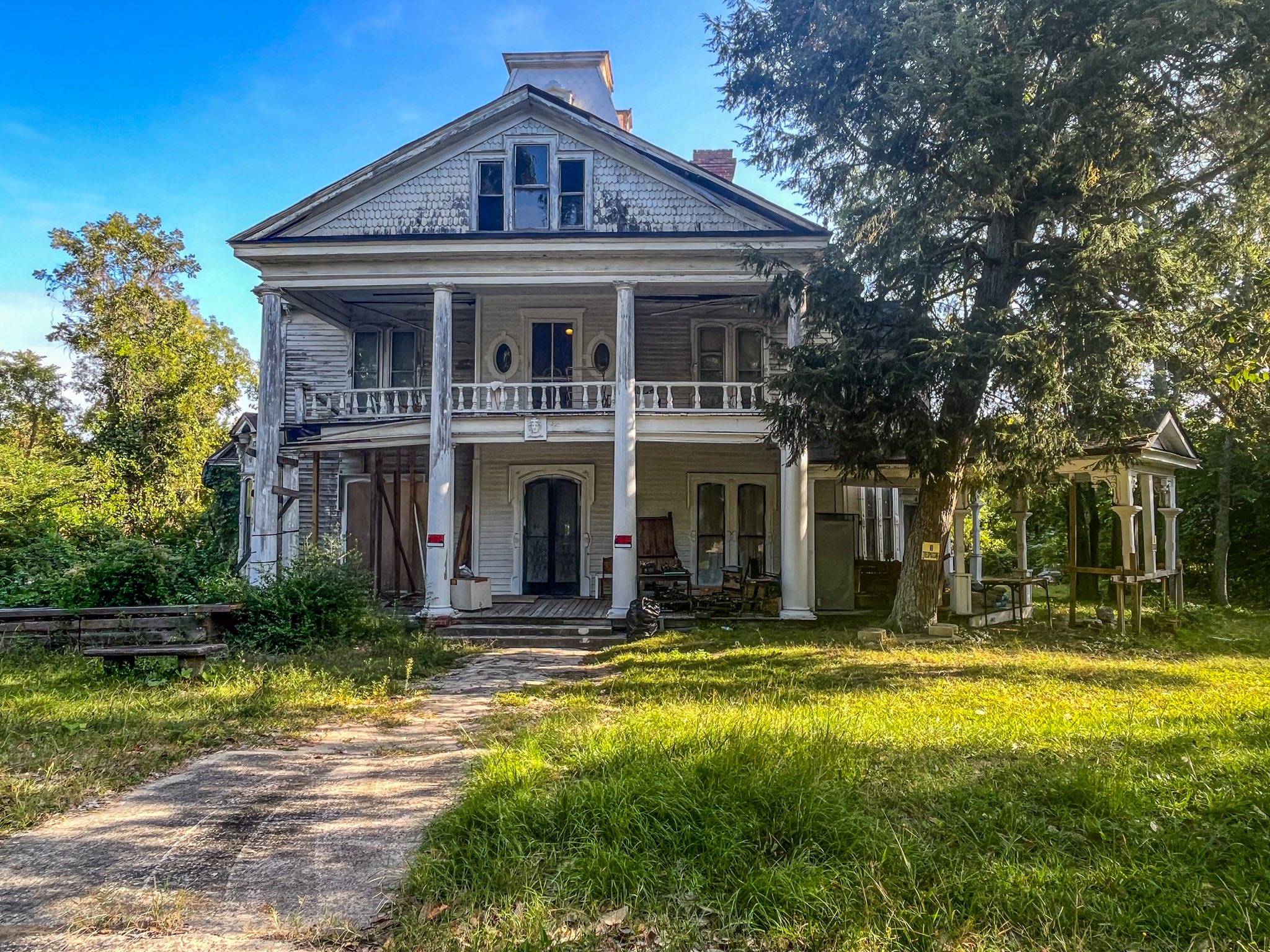 Meanwhile in NC: This Gorgeous House Is Still Rotting Away