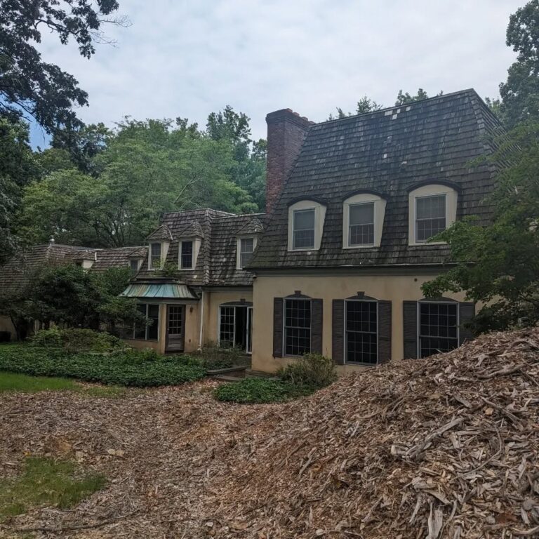 Exploring the Abandoned $5 Million Murder Mansion