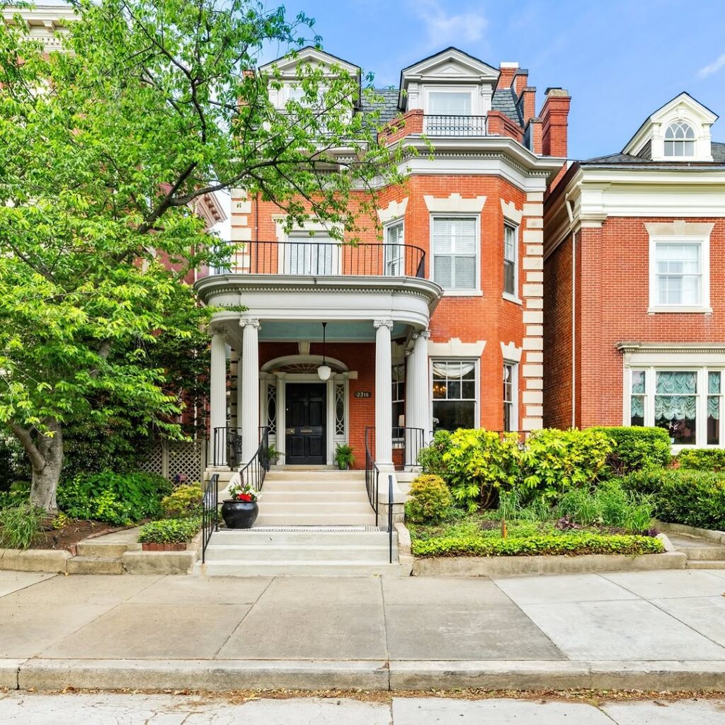 A Majestic 1910 Townhouse Mansion in Richmond: A Timeless Gem