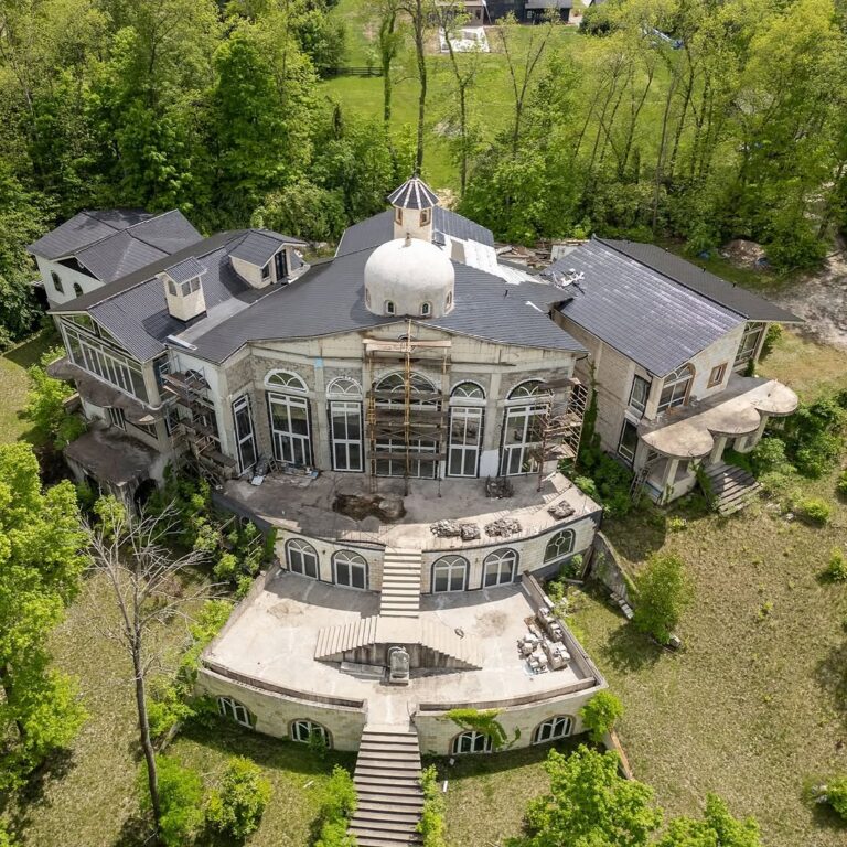 How an Unfinished Italian Villa in Lafayette, Indiana, Could Be Your Dream Home