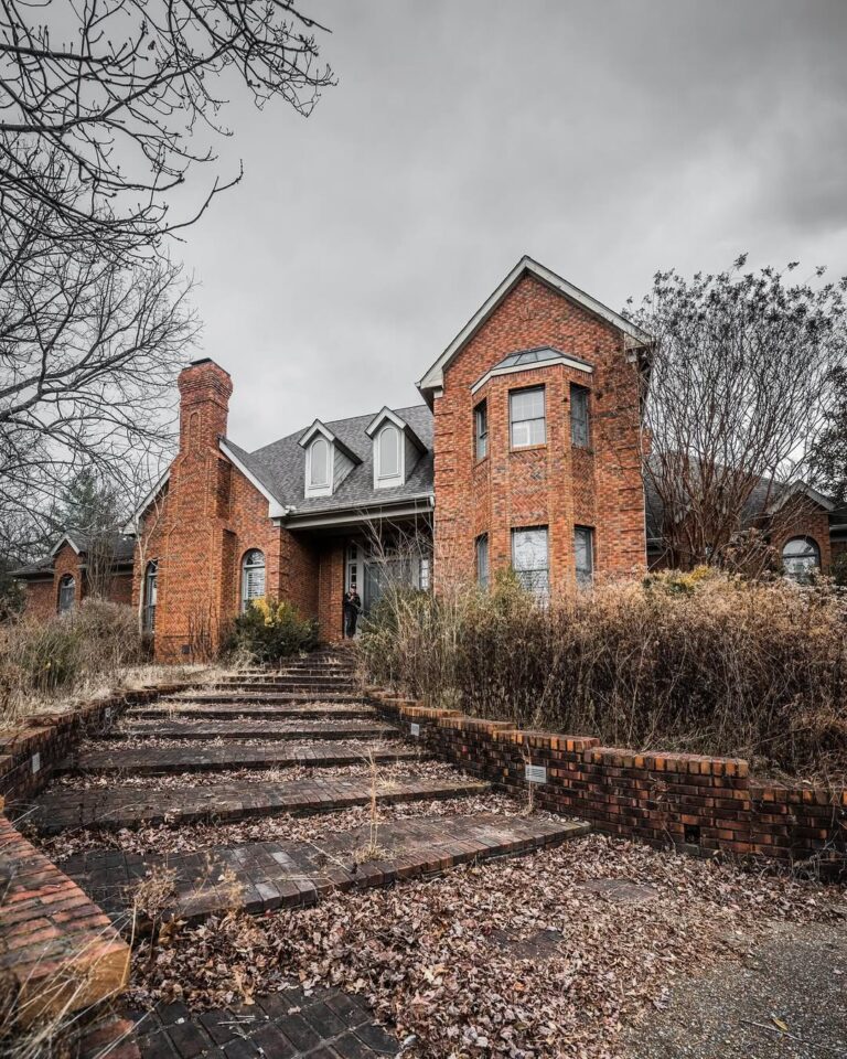 Million Mansion