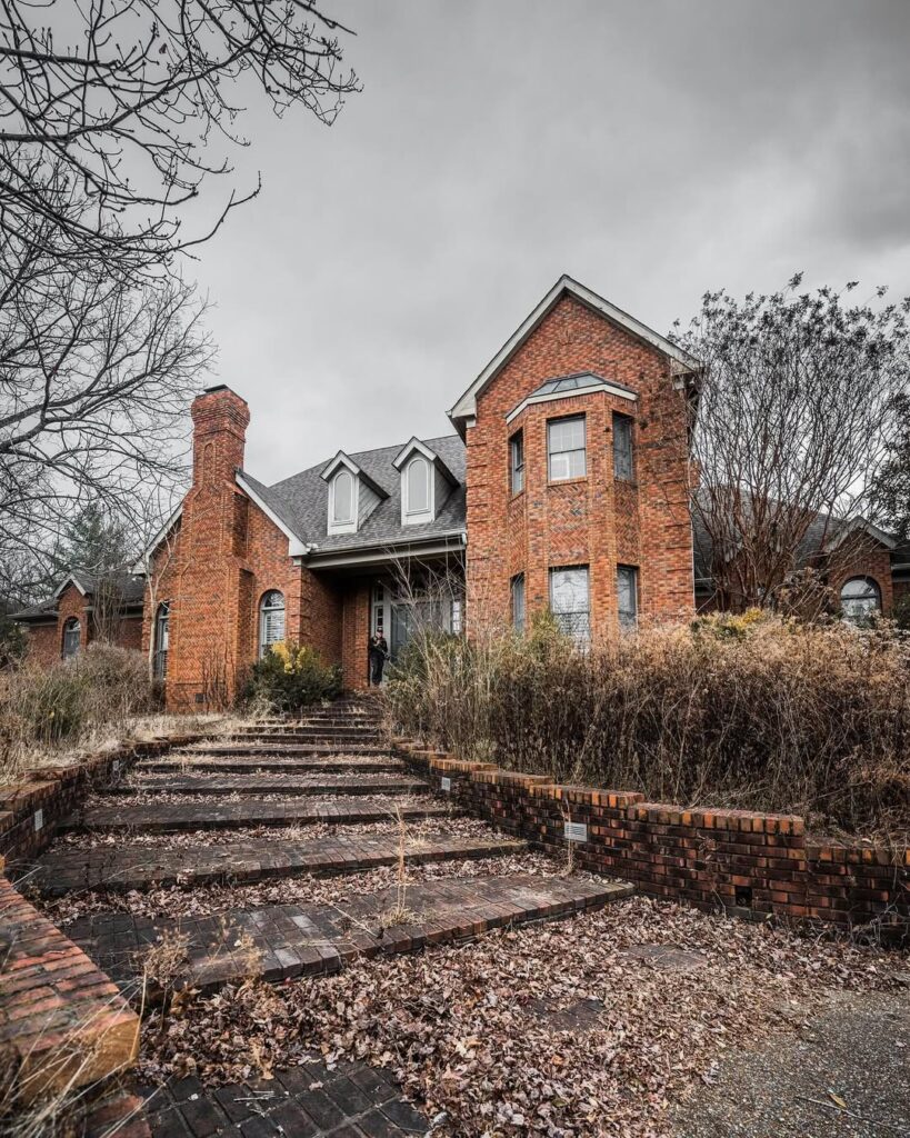 Million Mansion