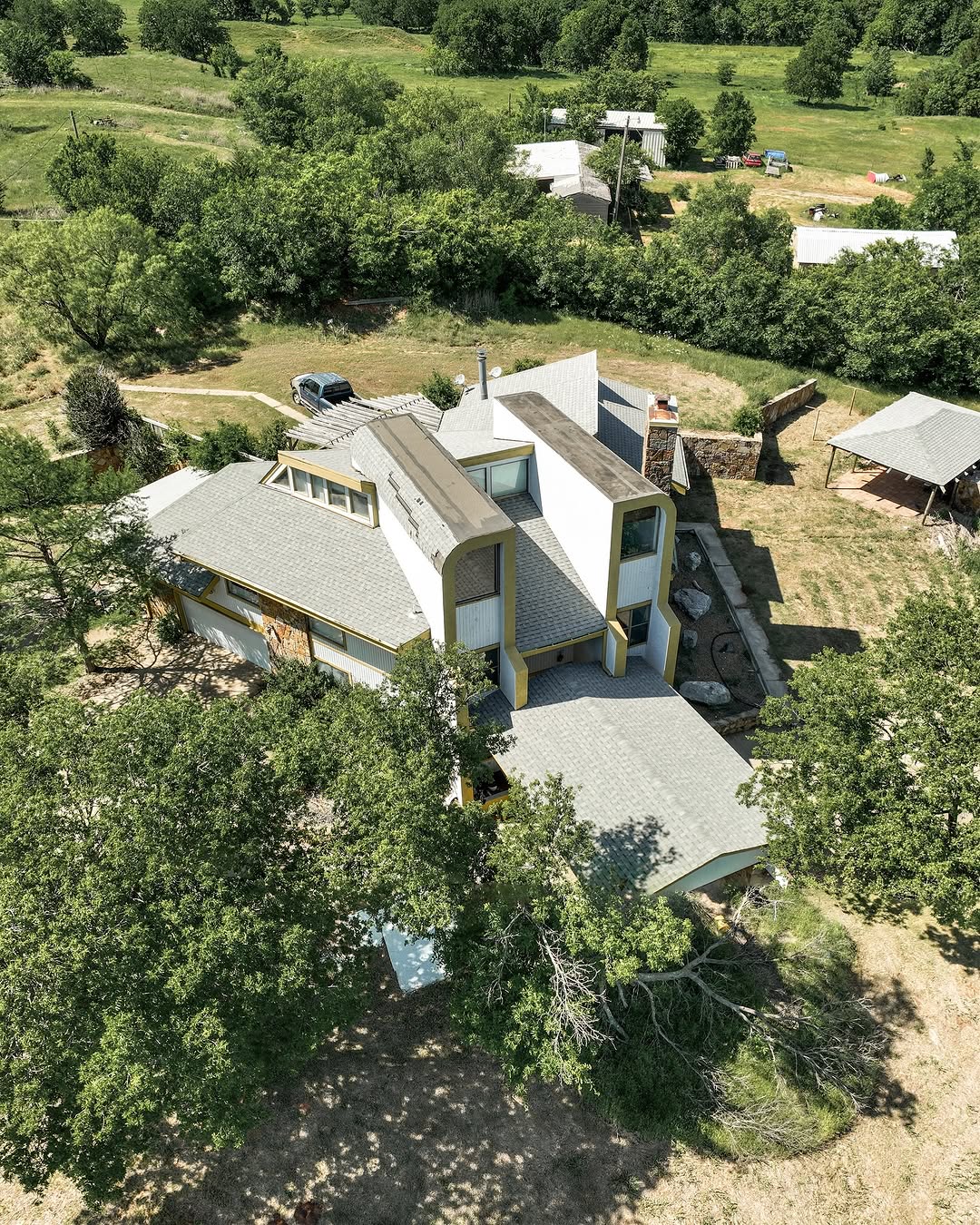 War Veteran’s Abandoned Mansion: A Haunting Tale of Legacy and Loss
