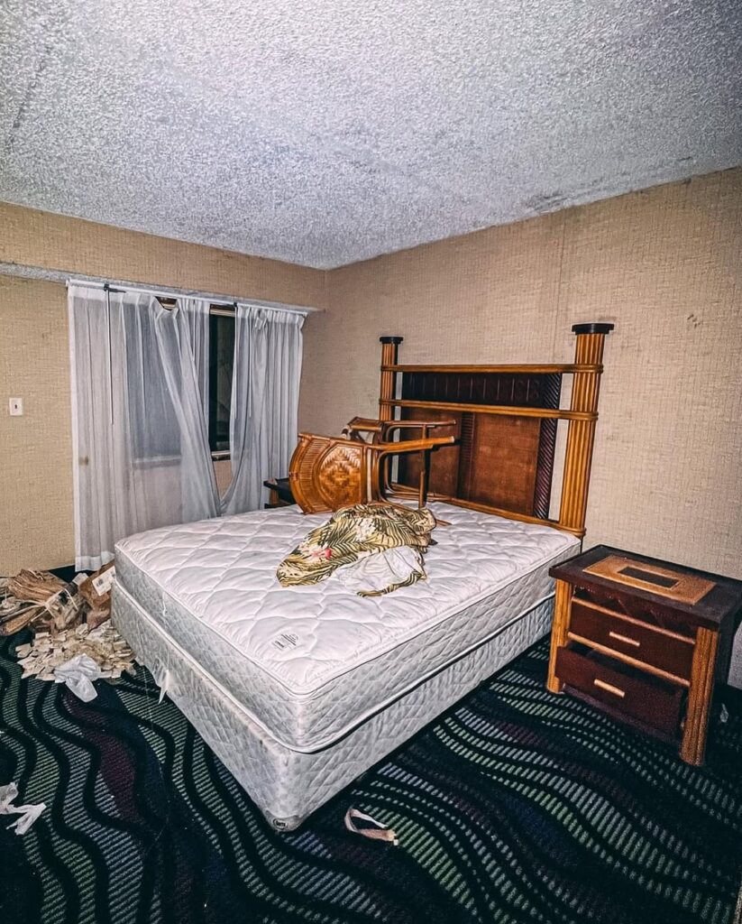 Abandoned Indoor Waterpark in Ohio
