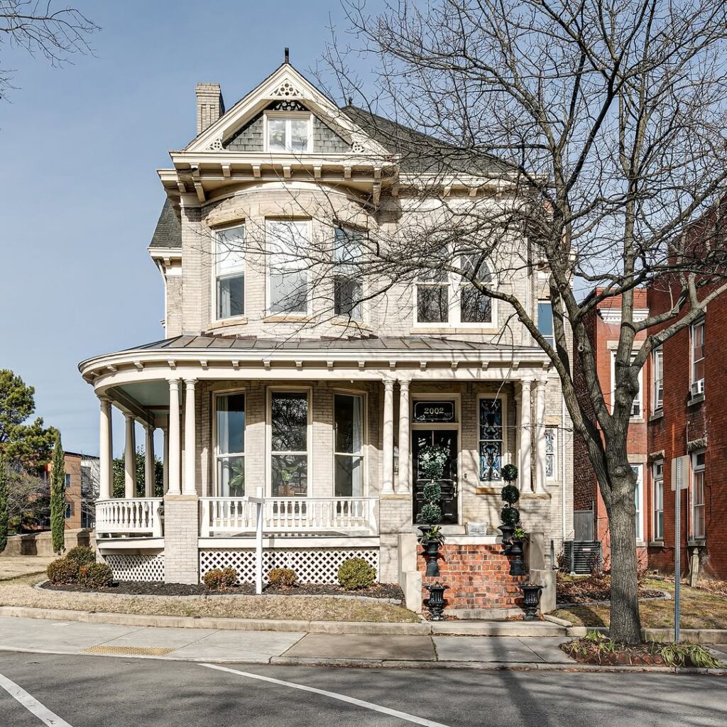 How About a Classic Queen Anne Victorian for Your Tuesday Night?