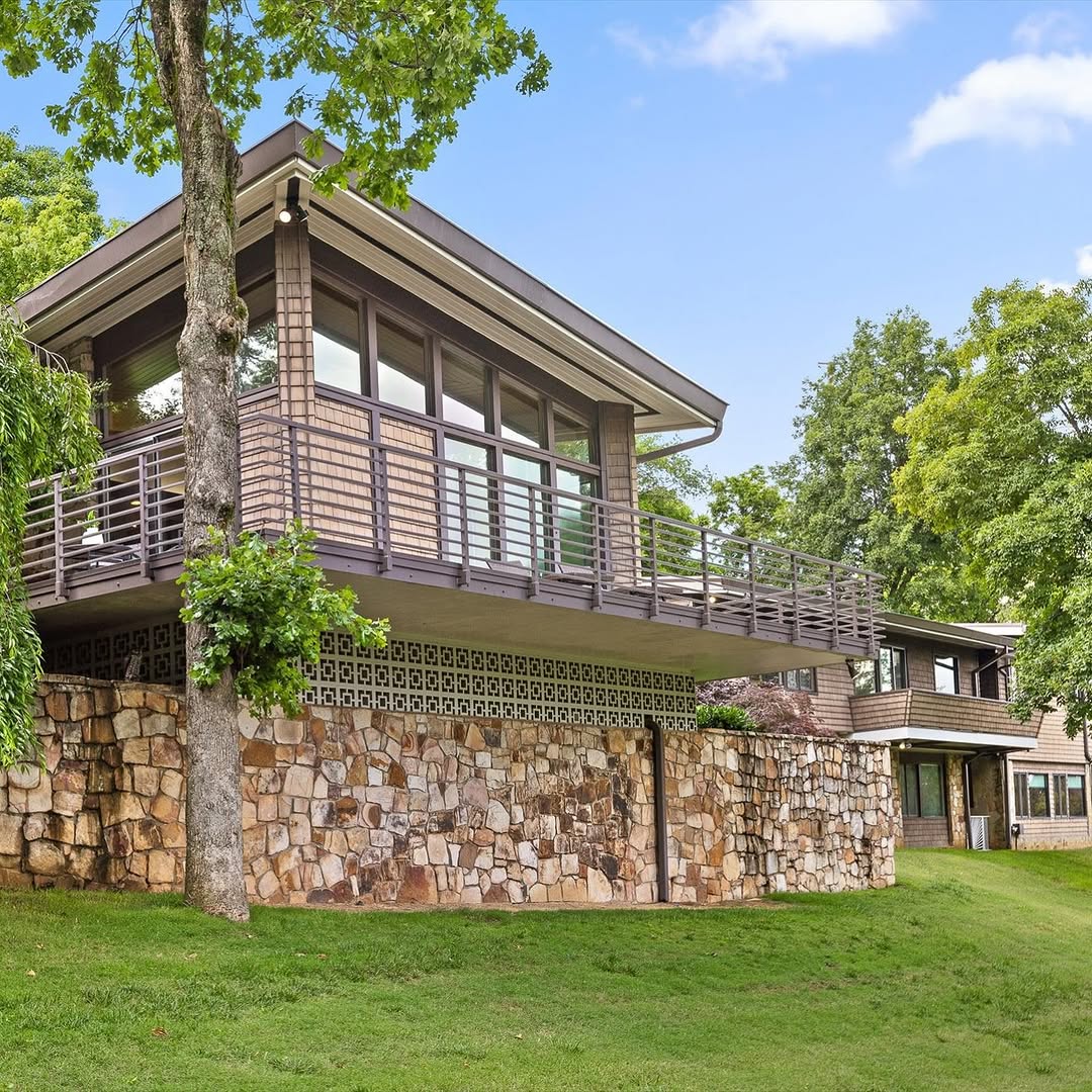 Exploring a 9,500 Sq Ft MCM Mansion in Chattanooga, TN