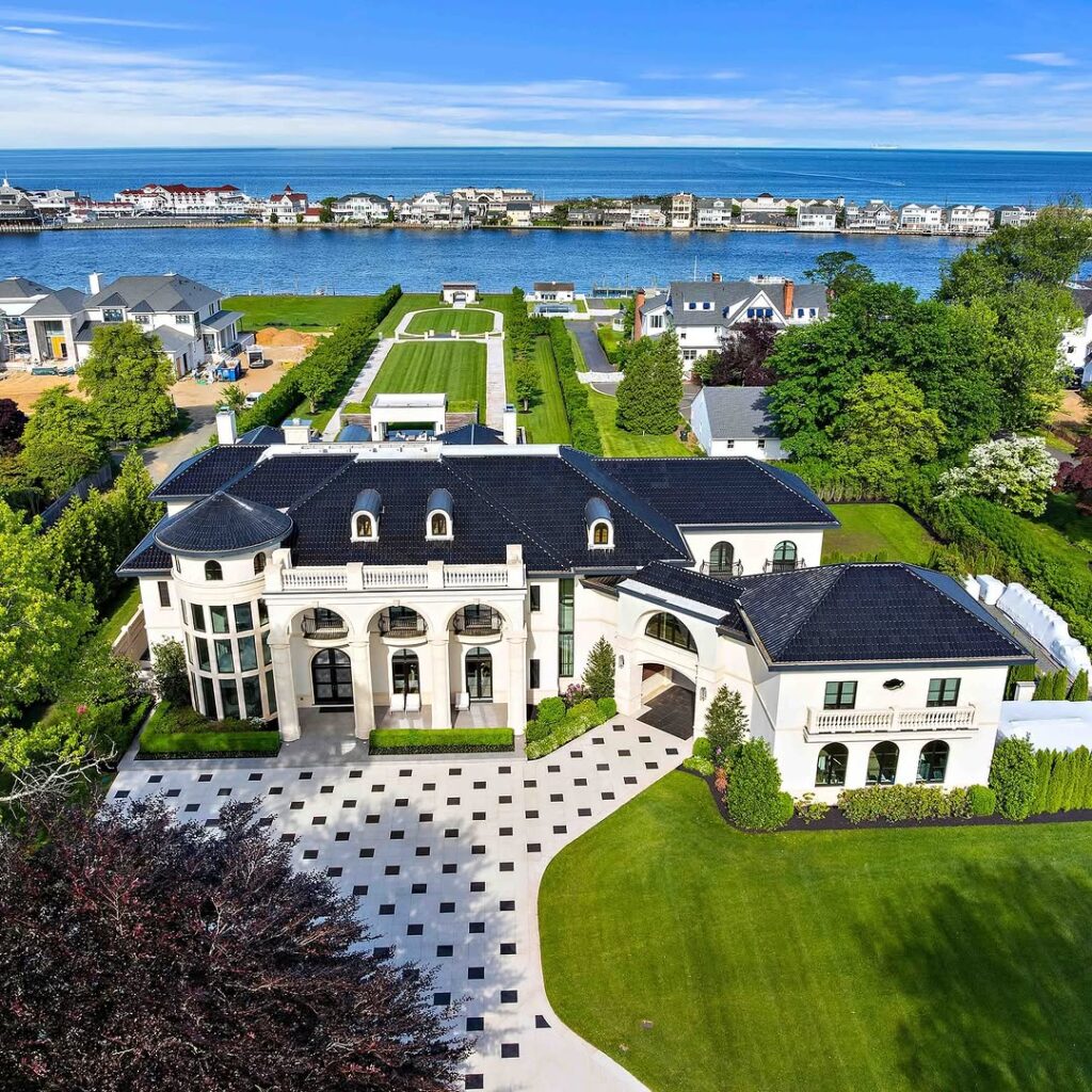 A Spectacular 17,500 Square Foot Mansion in Rumson, New Jersey