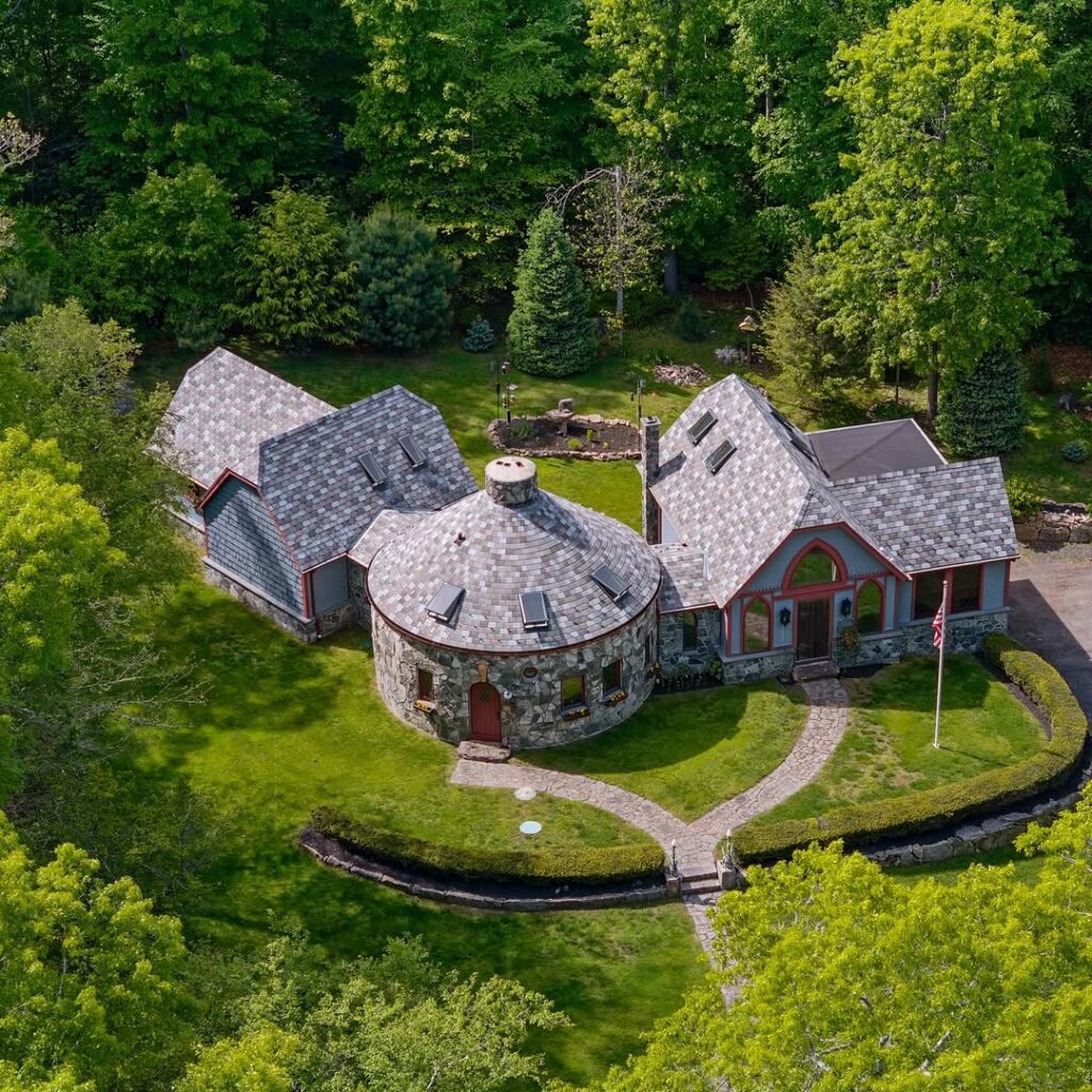 A Majestic Castle AStep into a real-life fairytale on 43 sprawling, storybook acres.waits