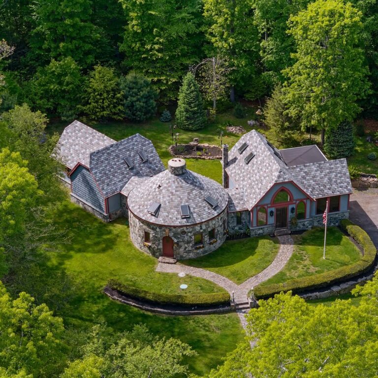 A Majestic Castle AStep into a real-life fairytale on 43 sprawling, storybook acres.waits
