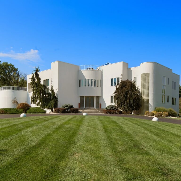 Why Does Pennsylvania Have the BEST Mansions?